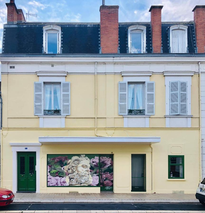 Le Massilia Comble Vichy Luaran gambar